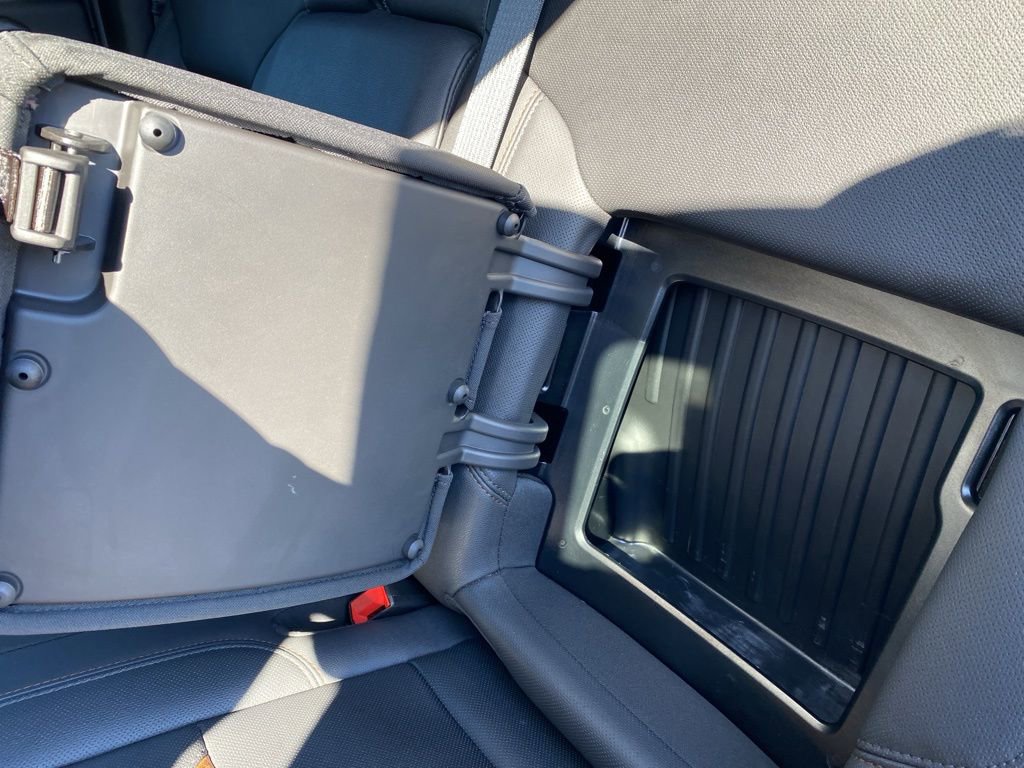 Used 2025 GMC Sierra 2500 AT4 image 31