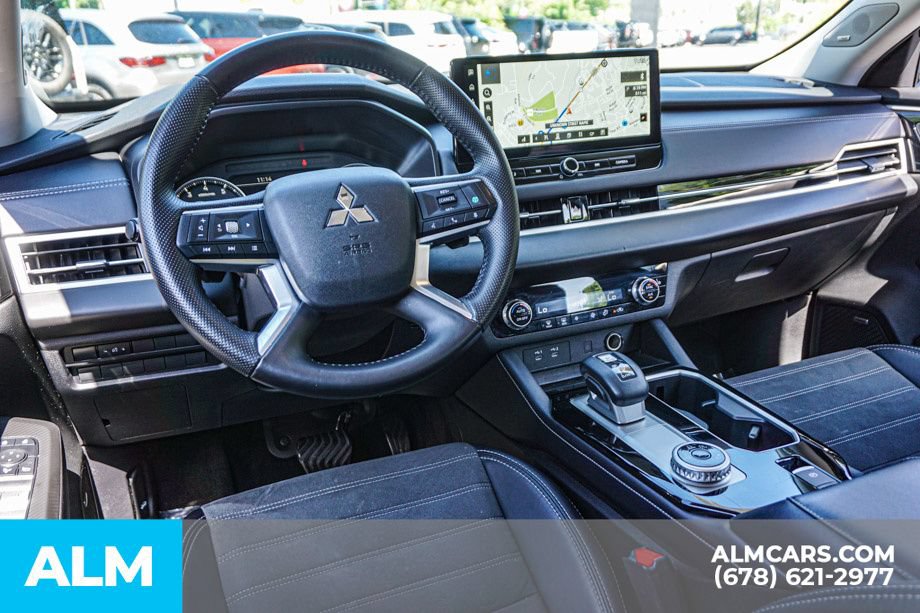 Used 2025 Mitsubishi Outlander SE FWD image 28