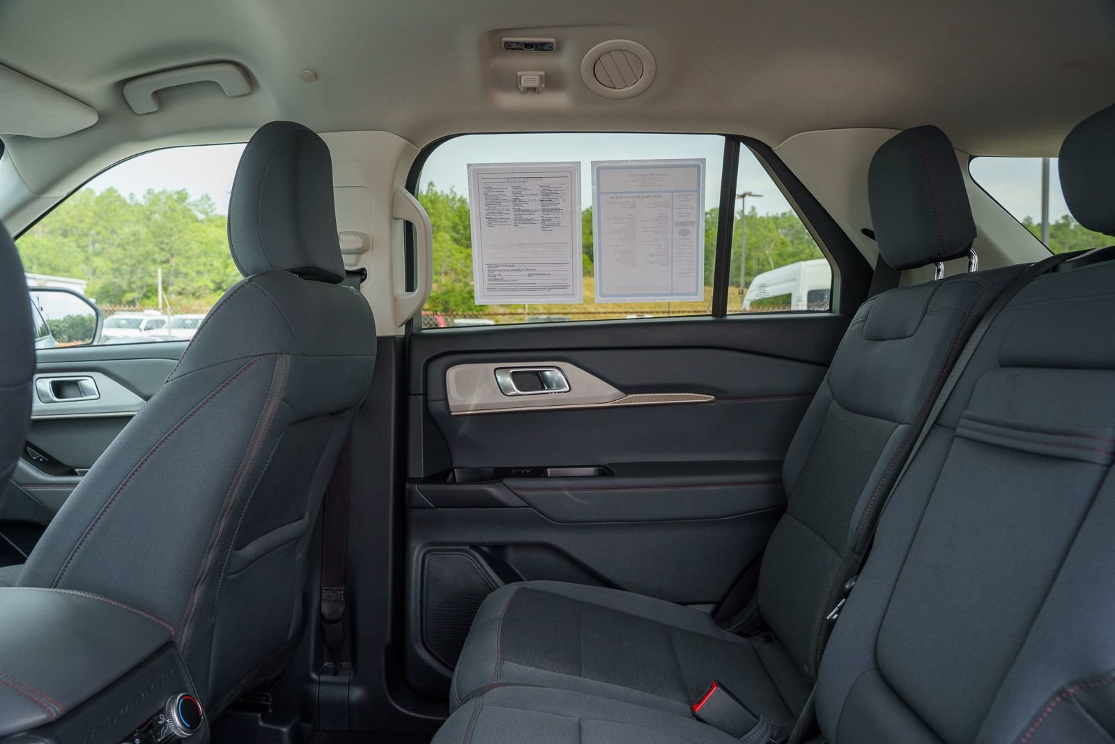 Certified 2025 Ford Explorer Active RWD image 21