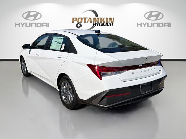 New 2026 Hyundai Elantra Blue image 7