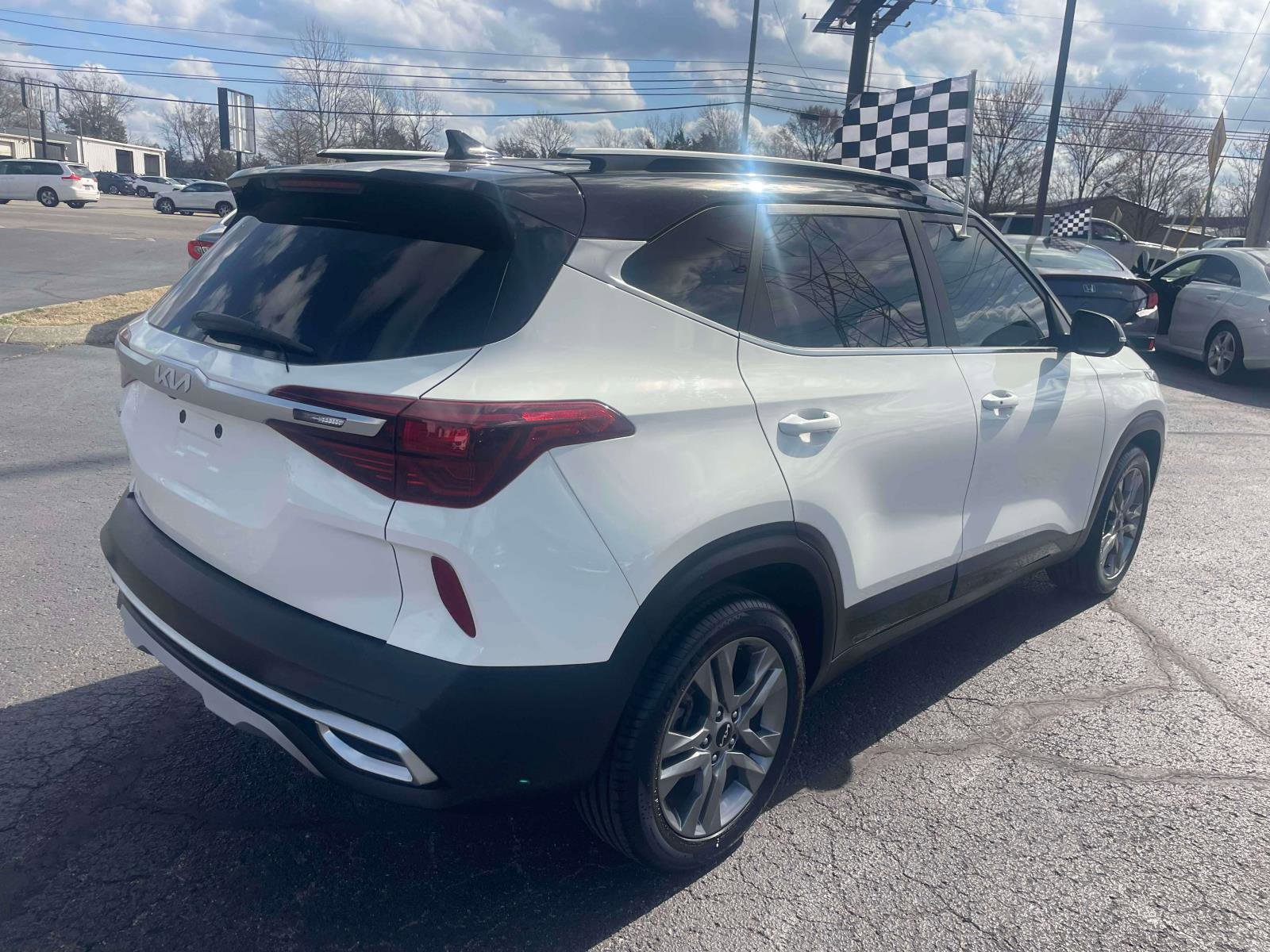 Used 2022 Kia Seltos S image 4