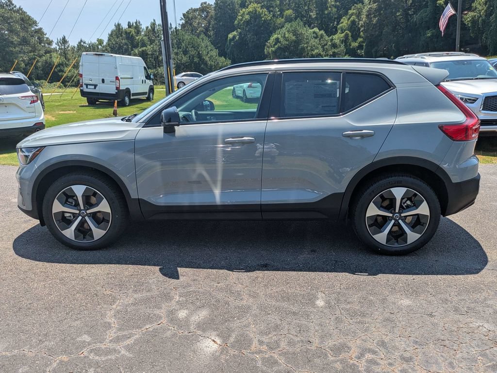 New 2026 Volvo XC40 B5 Plus w/ Protection Package Premier AWD/4WD image 3