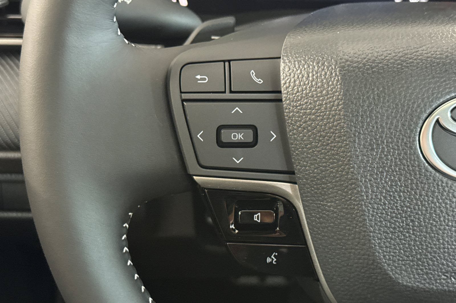 New 2026 Toyota Camry SE FWD image 27