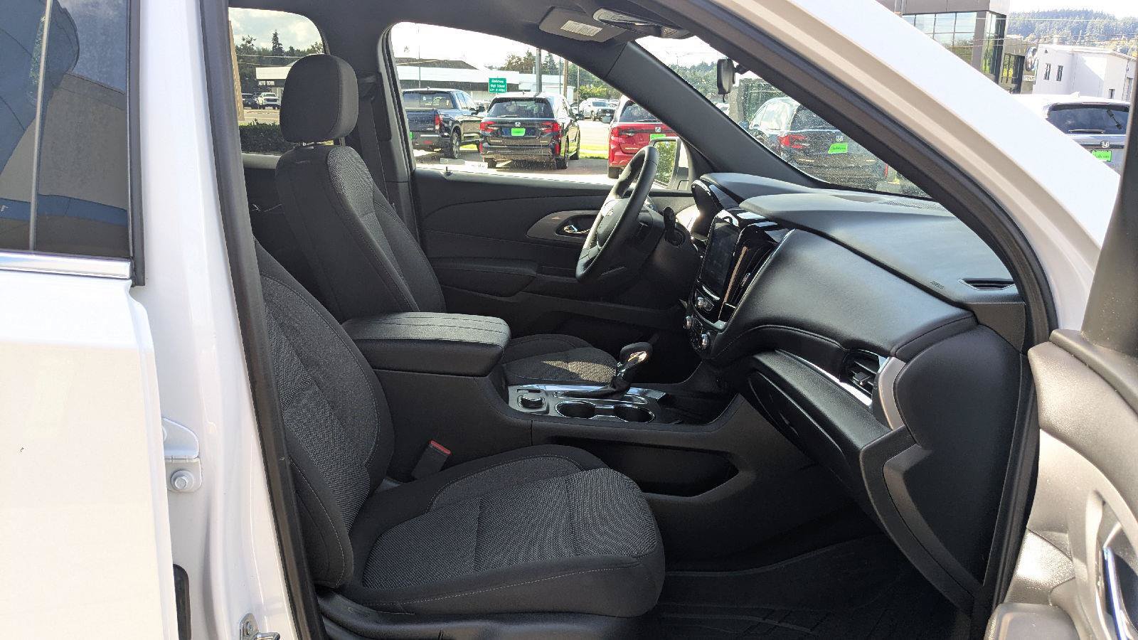 Used 2023 Chevrolet Traverse LT w/ LPO, Floor Liner Package AWD/4WD image 15