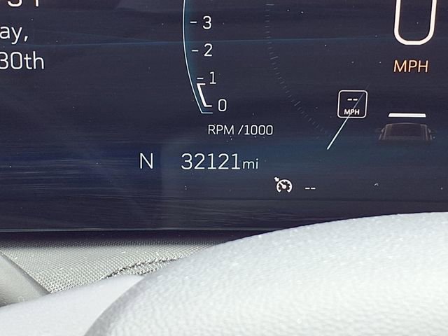 Used 2024 Cadillac XT4 Luxury w/ Cold Weather Package image 19