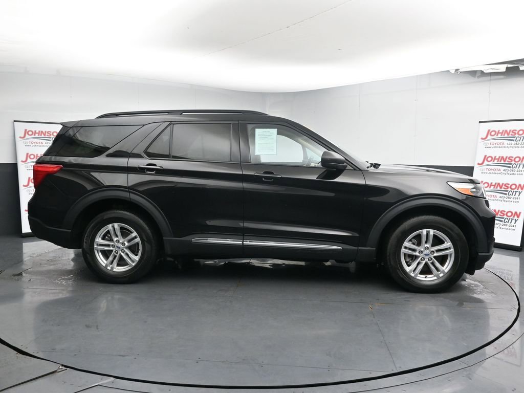 Used 2023 Ford Explorer XLT w/ Equipment Group 202A image 9