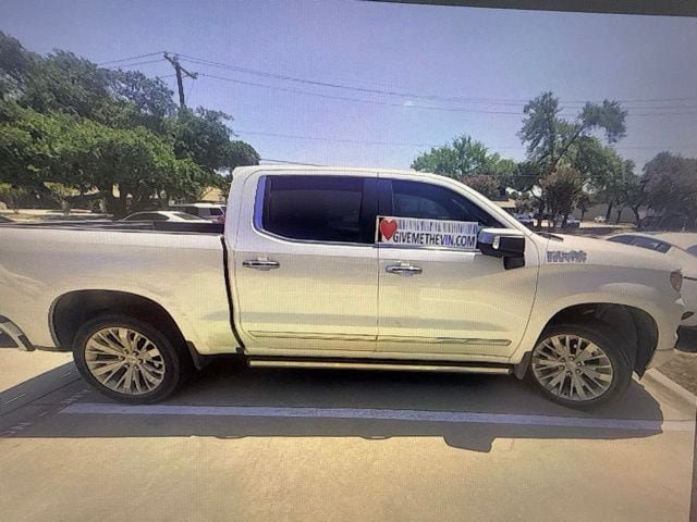 Used 2023 Chevrolet Silverado 1500 High Country w/ Technology Package AWD/4WD image 2