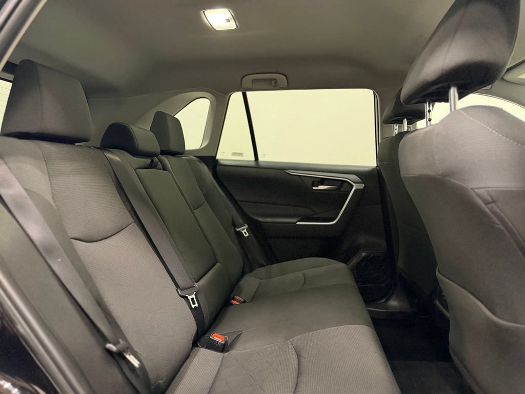 Used 2025 Toyota RAV4 XLE AWD/4WD image 21