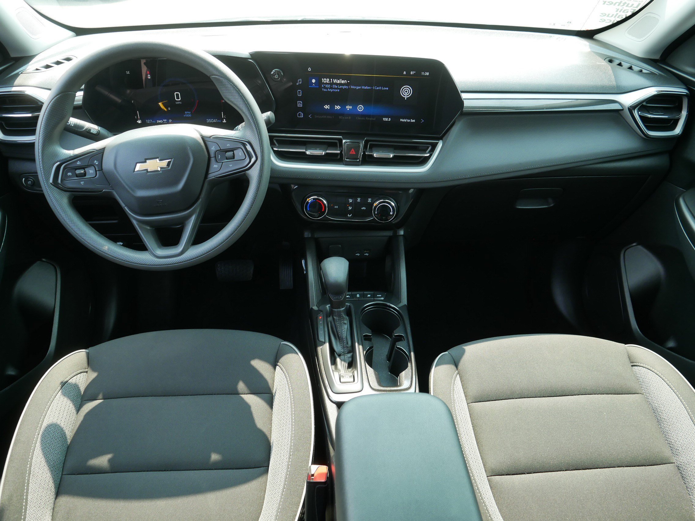 Used 2025 Chevrolet TrailBlazer LT AWD/4WD image 10