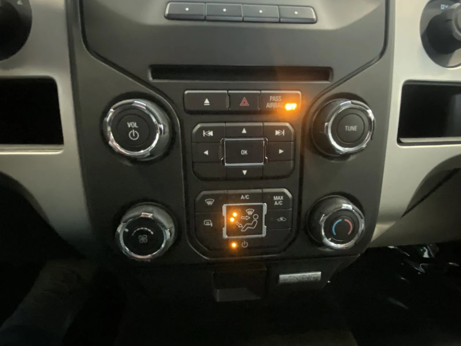 Used 2014 Ford F150 XLT w/ XLT Chrome Package AWD/4WD image 32
