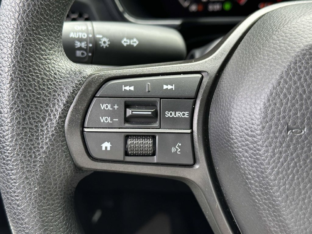Used 2025 Honda CR-V LX image 17