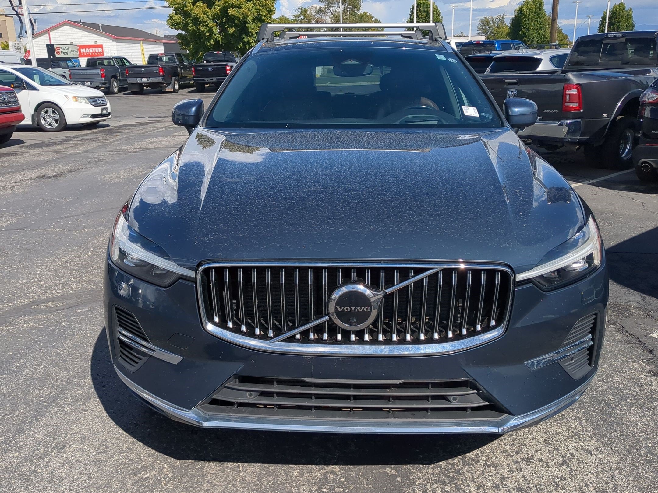 Used 2022 Volvo XC60 T8 Inscription w/ Advanced Package AWD/4WD image 11