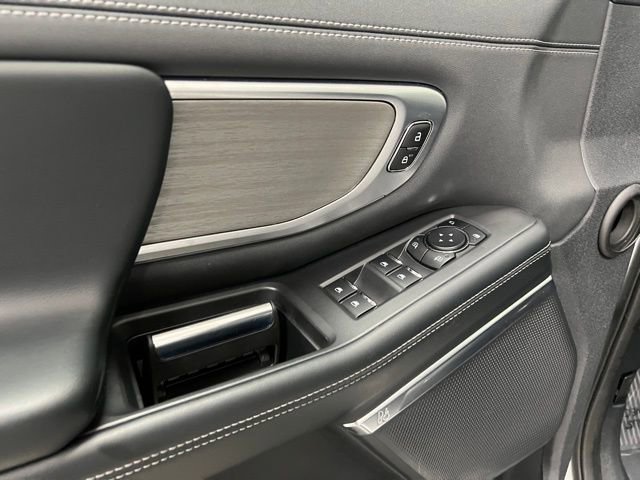 Used 2025 Ford Expedition Max Platinum AWD/4WD image 40