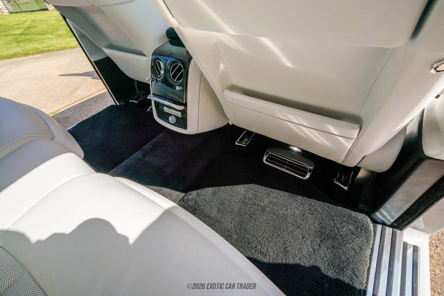 Used 2020 Rolls-Royce Phantom Sedan RWD image 31