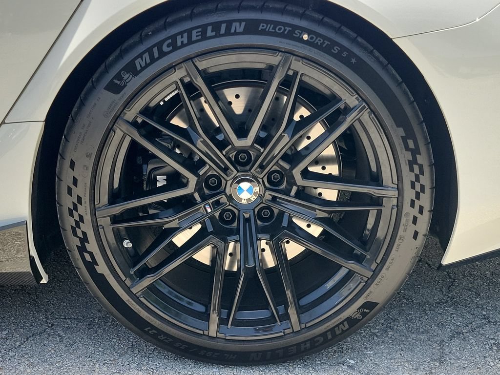 Used 2026 BMW M5 w/ Carbon Package AWD/4WD image 9