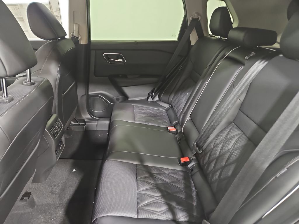 New 2026 Nissan Rogue Platinum image 24