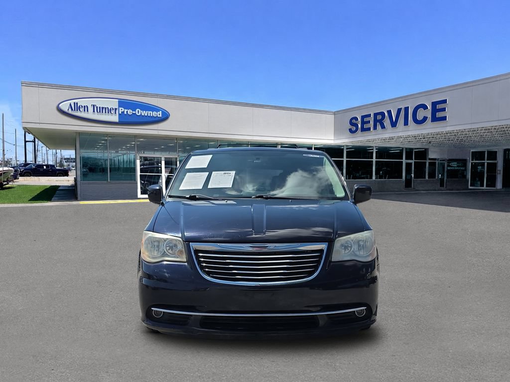 Used 2011 Chrysler Town & Country Touring FWD image 3