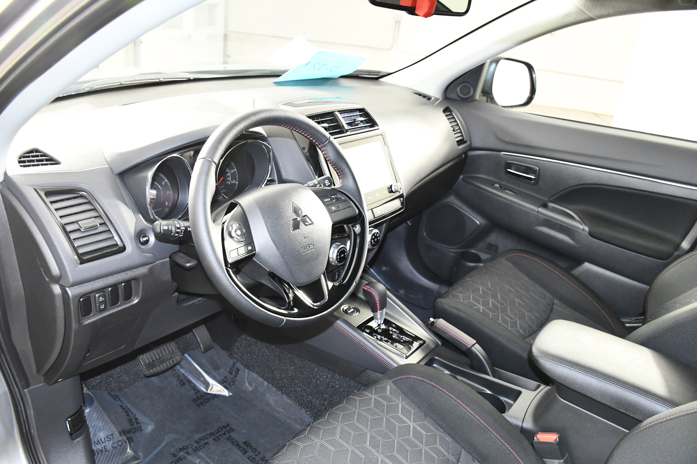 Used 2024 Mitsubishi Outlander Sport LE image 2