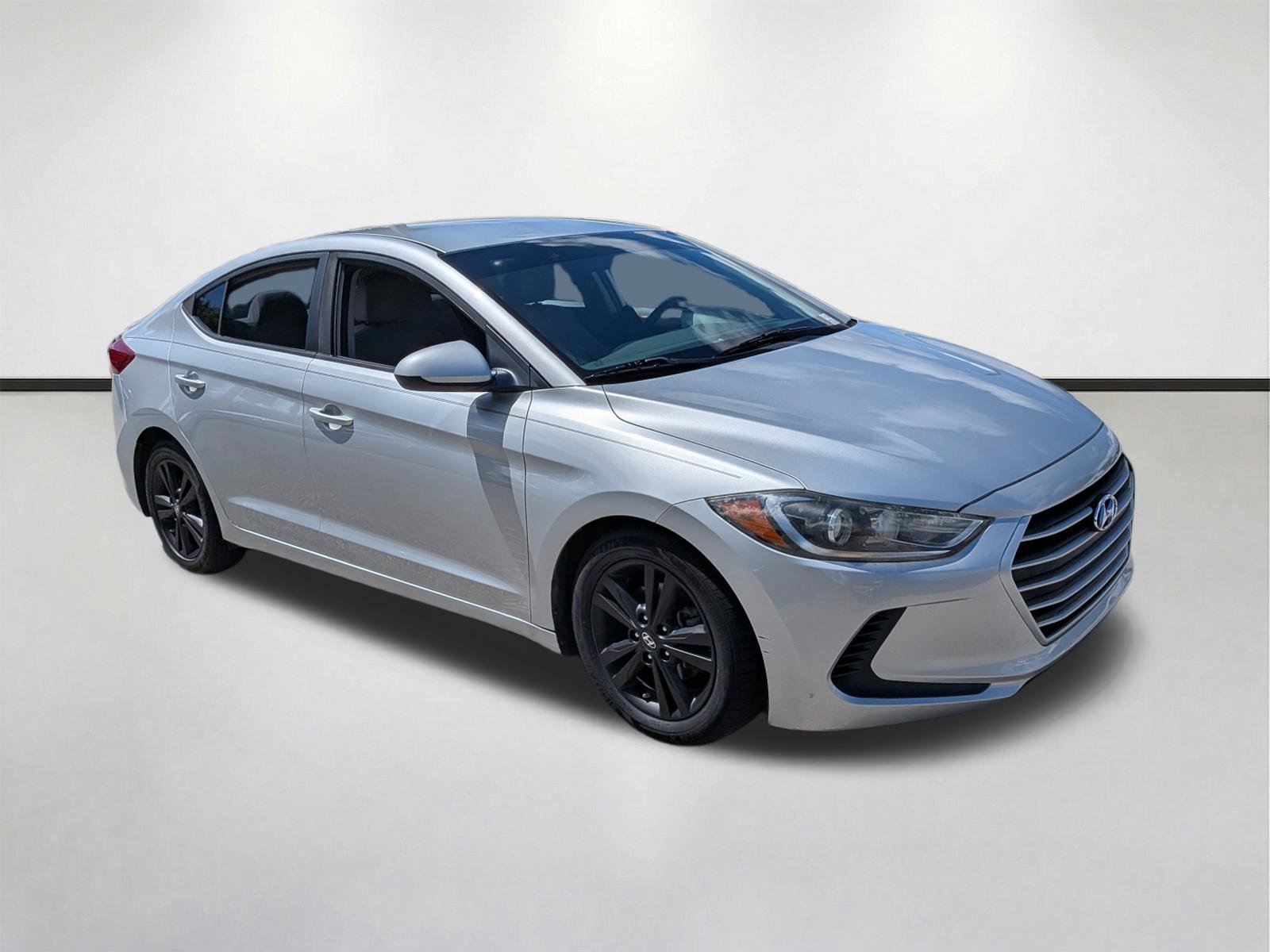 Used 2018 Hyundai Elantra SEL w/ Cargo Package FWD image 2