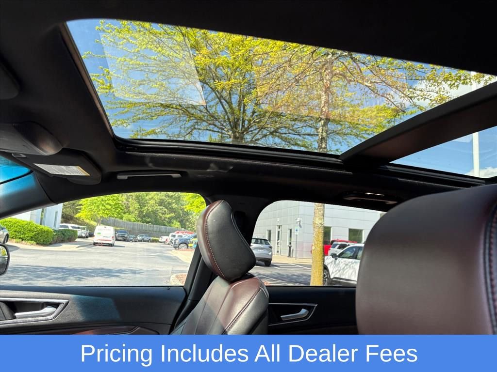 Used 2020 Ford Edge Titanium w/ Equipment Group 301A AWD/4WD image 13