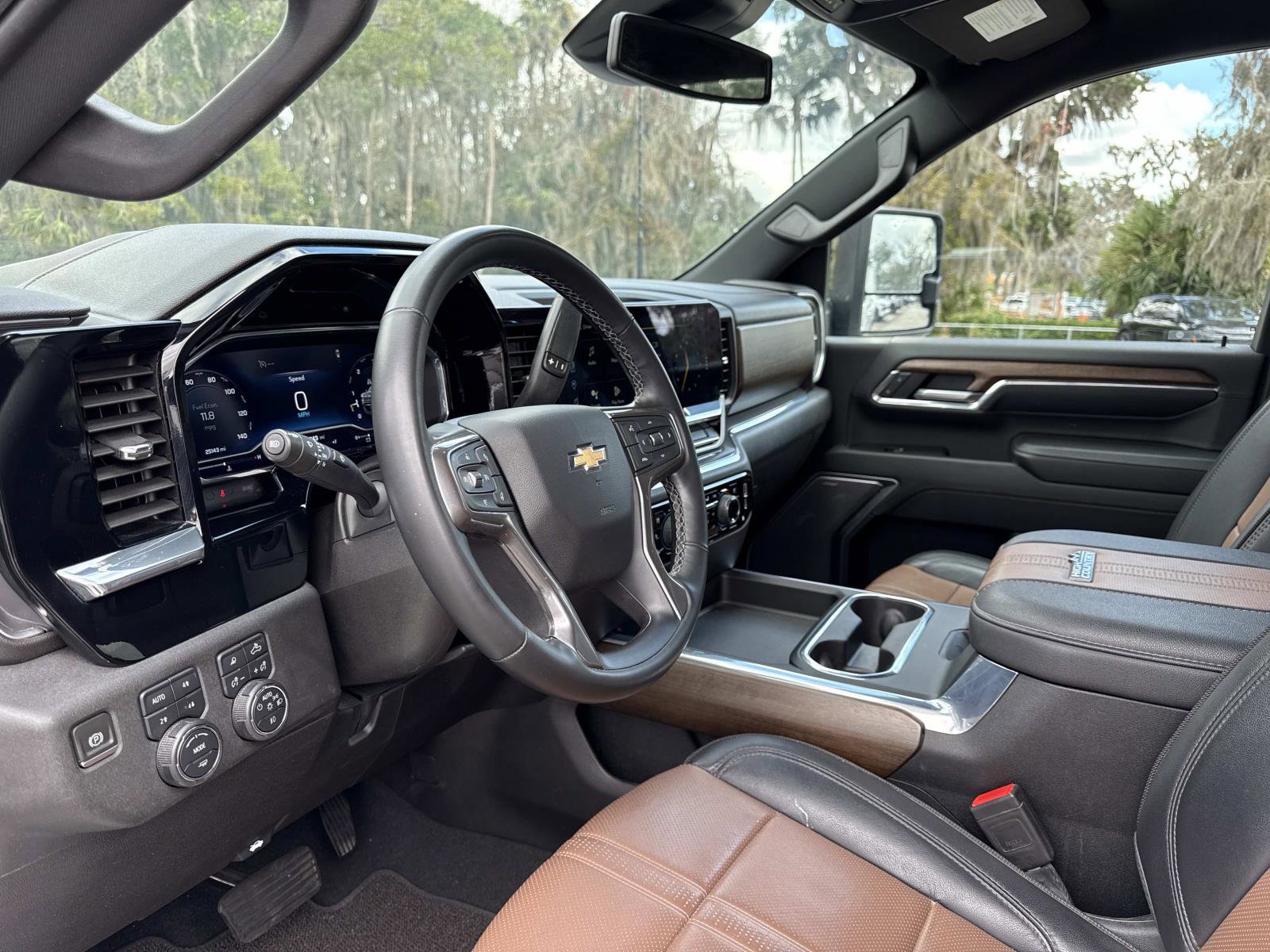 Used 2024 Chevrolet Silverado 2500 High Country image 21