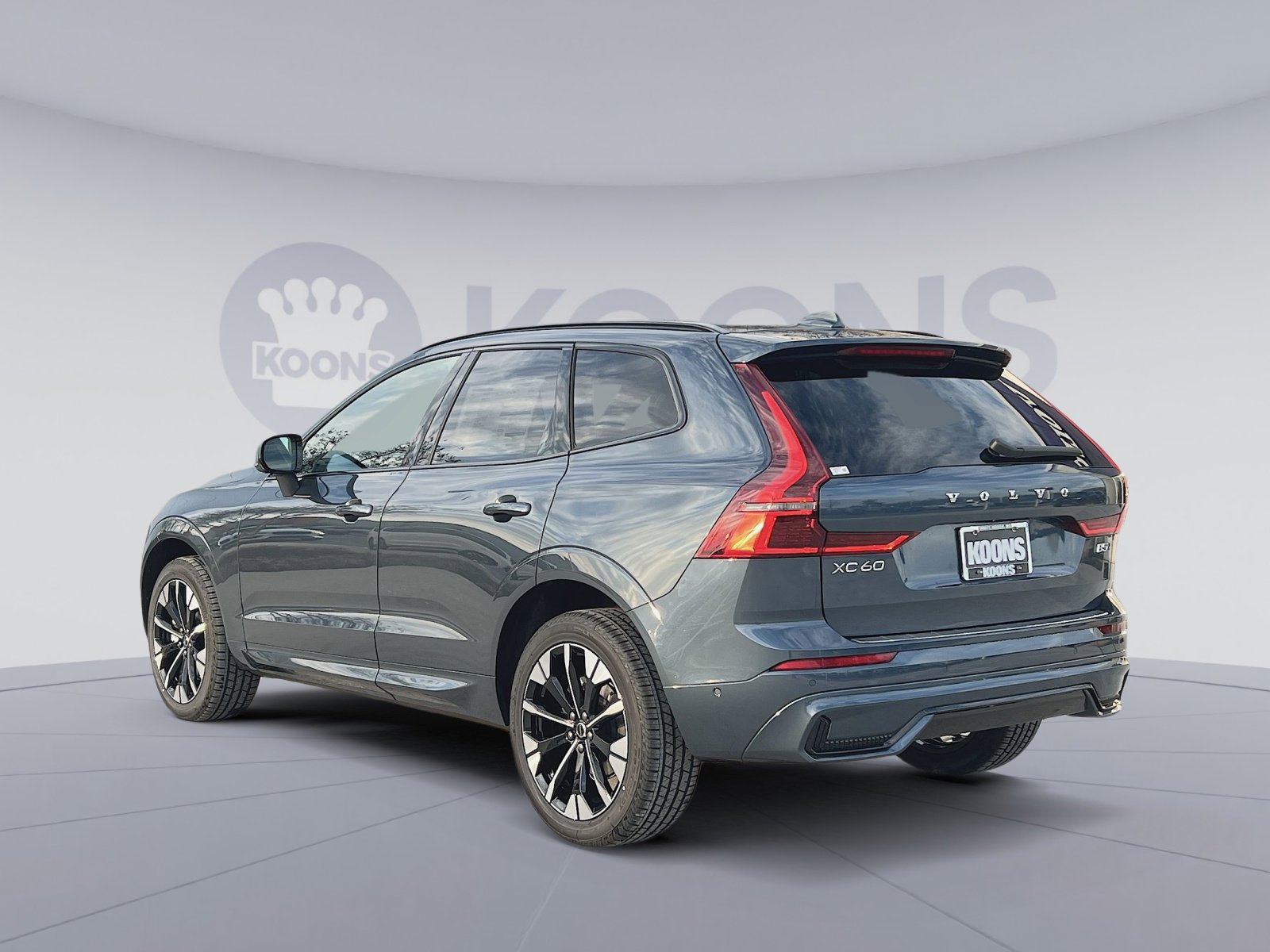 New 2026 Volvo XC60 B5 Plus w/ Protection Package Premier AWD/4WD image 4
