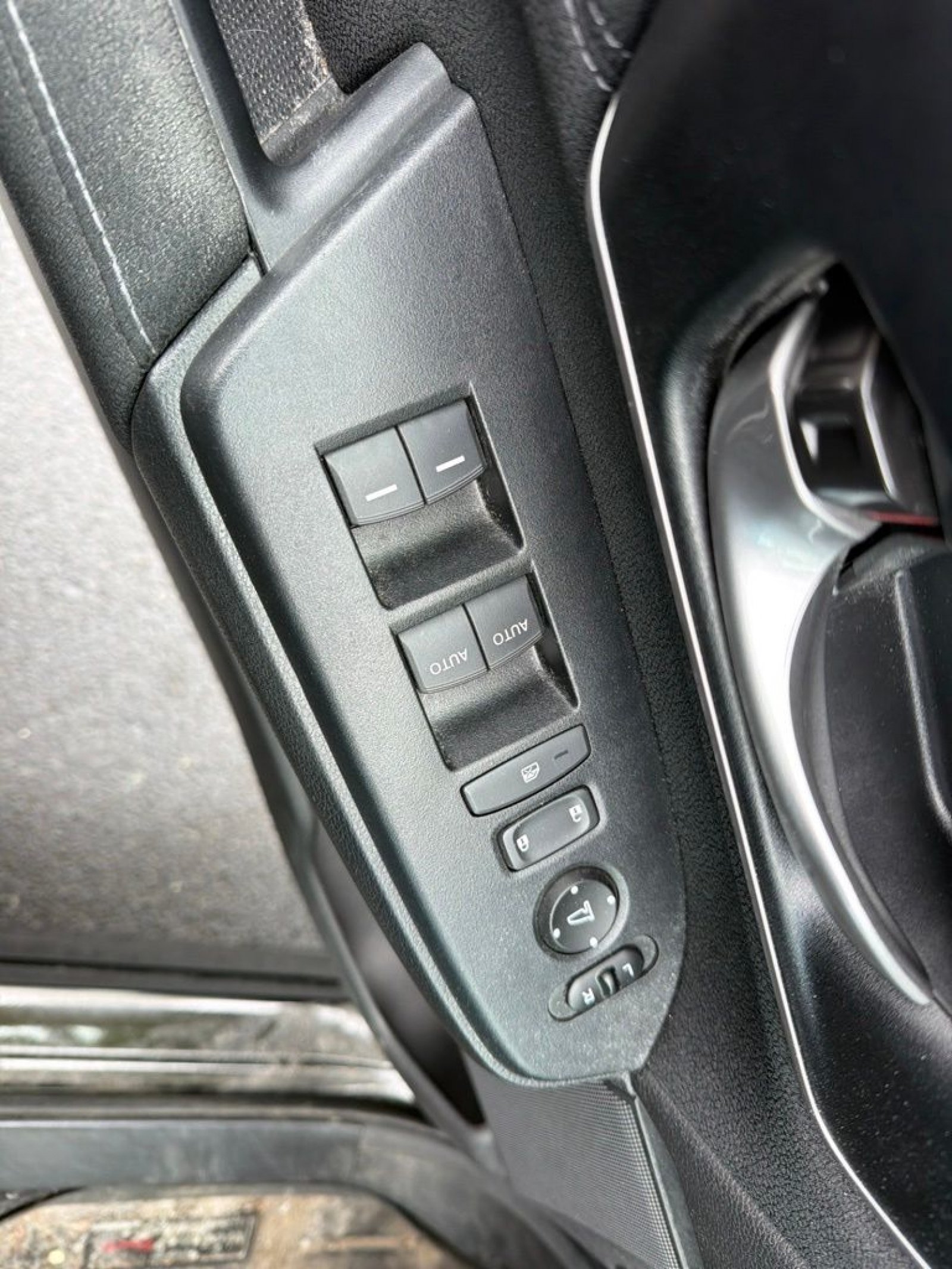 Used 2018 Honda CR-V EX image 14
