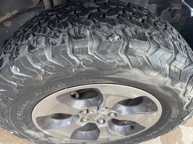 Used 2018 Jeep Wrangler Unlimited Sahara w/ Dual Top Group image 12