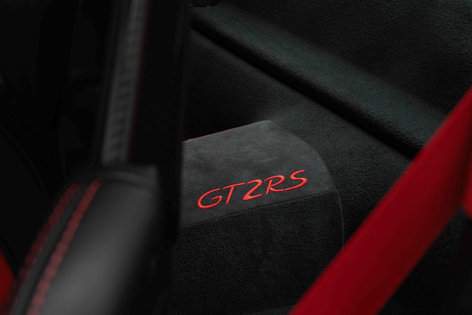Used 2018 Porsche 911 GT2 RS RWD image 23