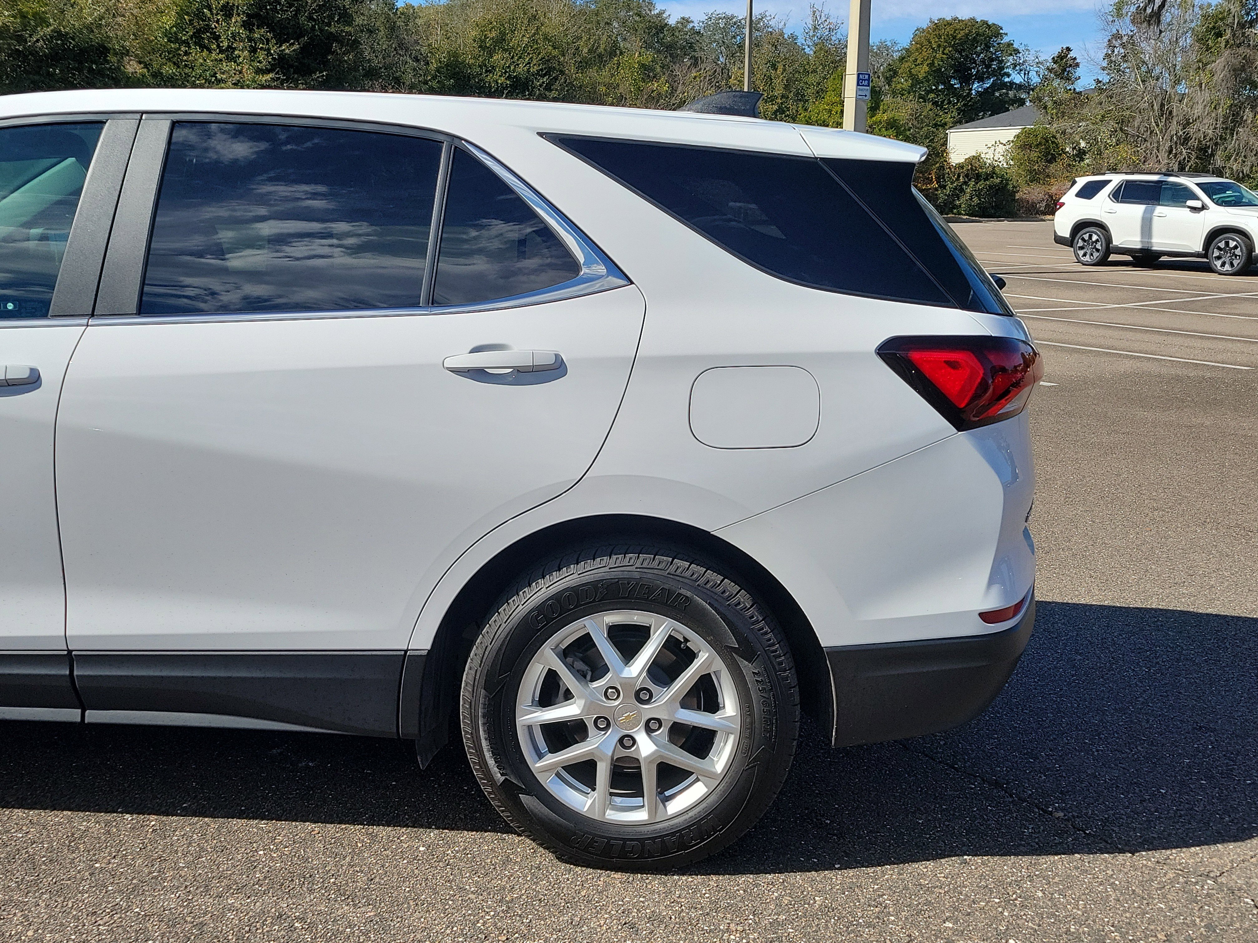 Used 2022 Chevrolet Equinox LT image 4