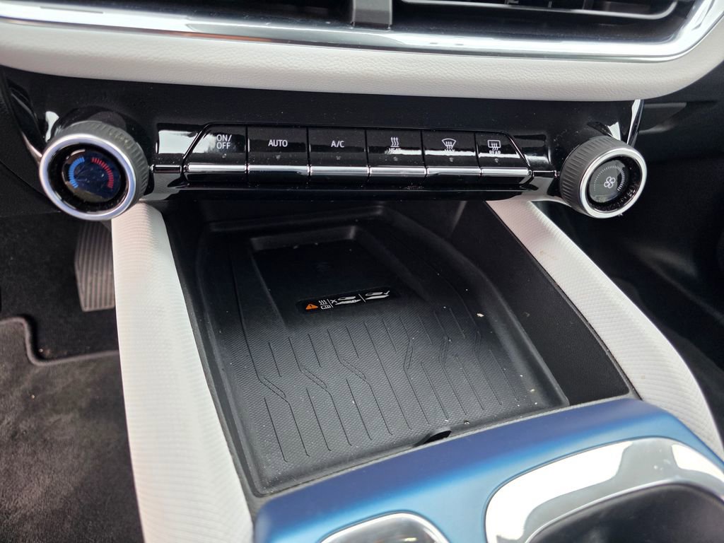 Certified 2025 Chevrolet Equinox EV LT image 17