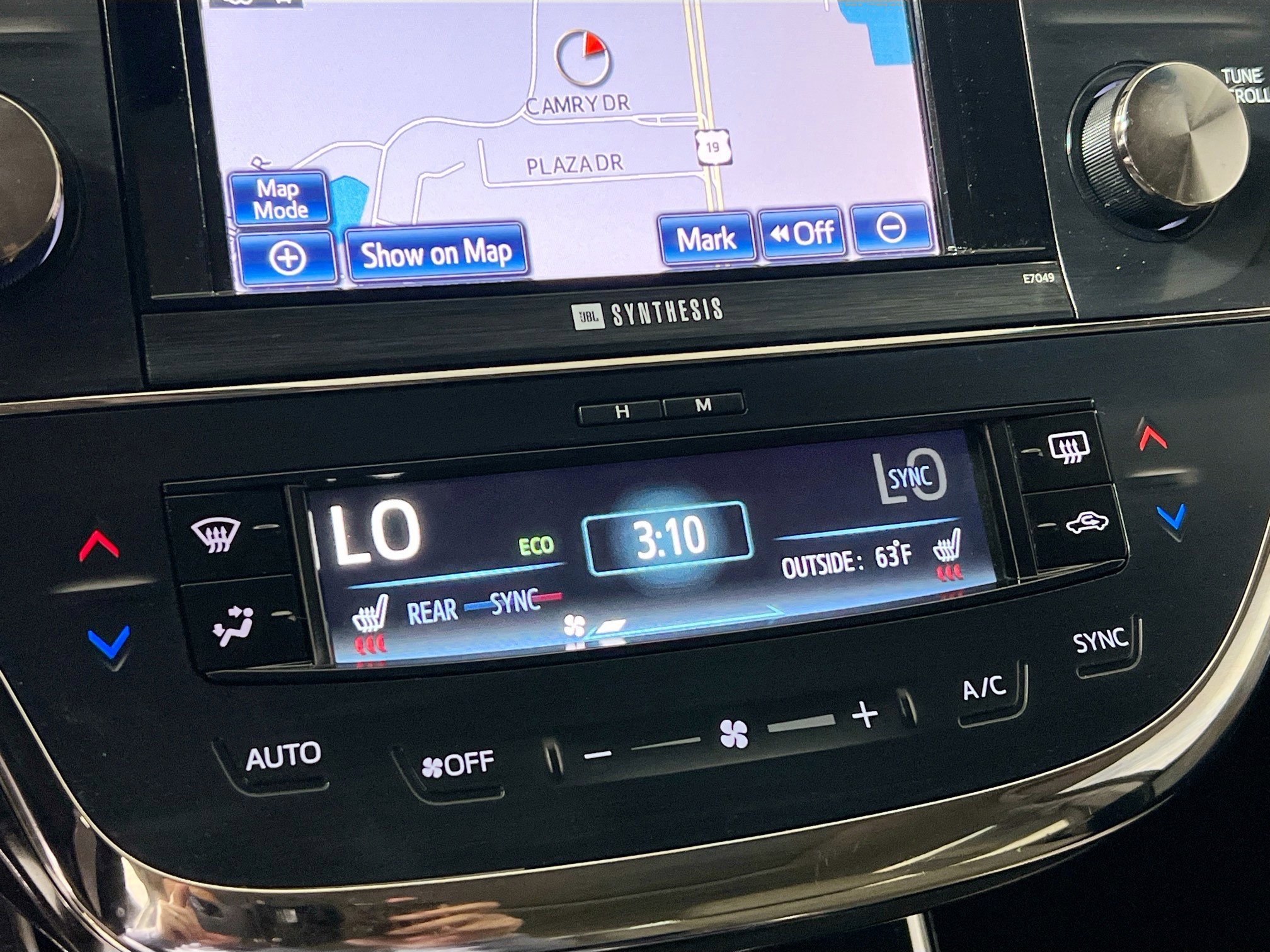 Used 2014 Toyota Avalon Limited image 26