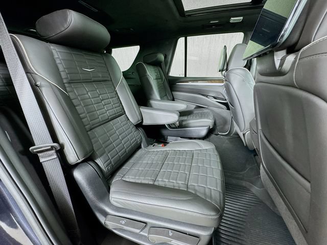 Used 2025 Cadillac Escalade Sport Platinum w/ LPO, Floor Liner Package AWD/4WD image 31