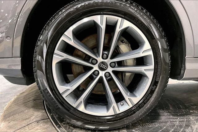 Certified 2025 Audi Q7 2.0T Premium w/ Convenience Plus Package image 8