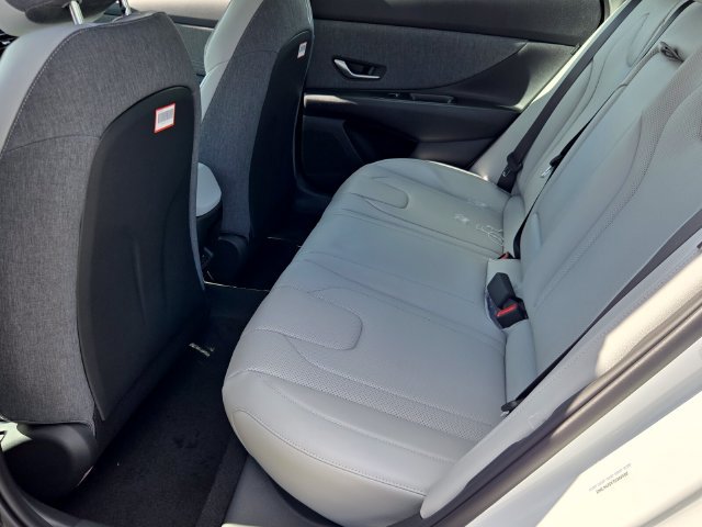 New 2026 Hyundai Elantra SEL Sport FWD image 6