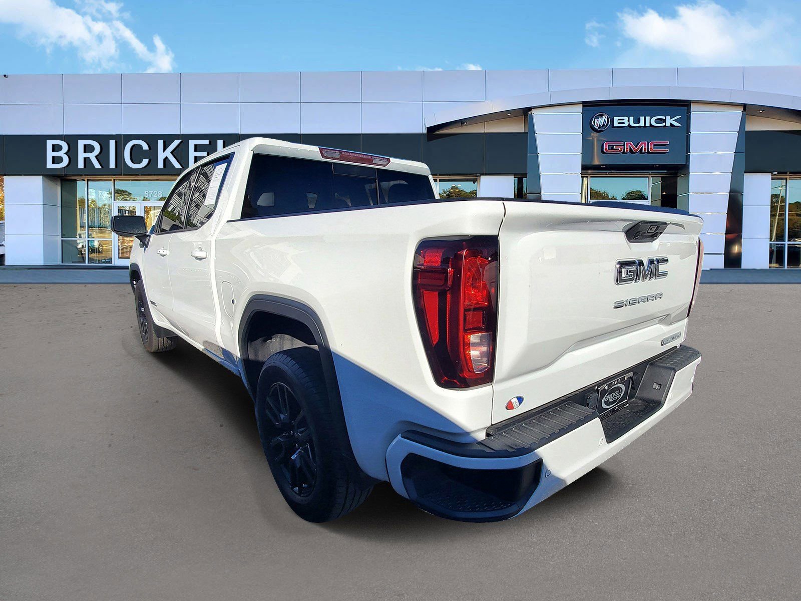 Used 2024 GMC Sierra 1500 Elevation w/ Preferred Package image 4