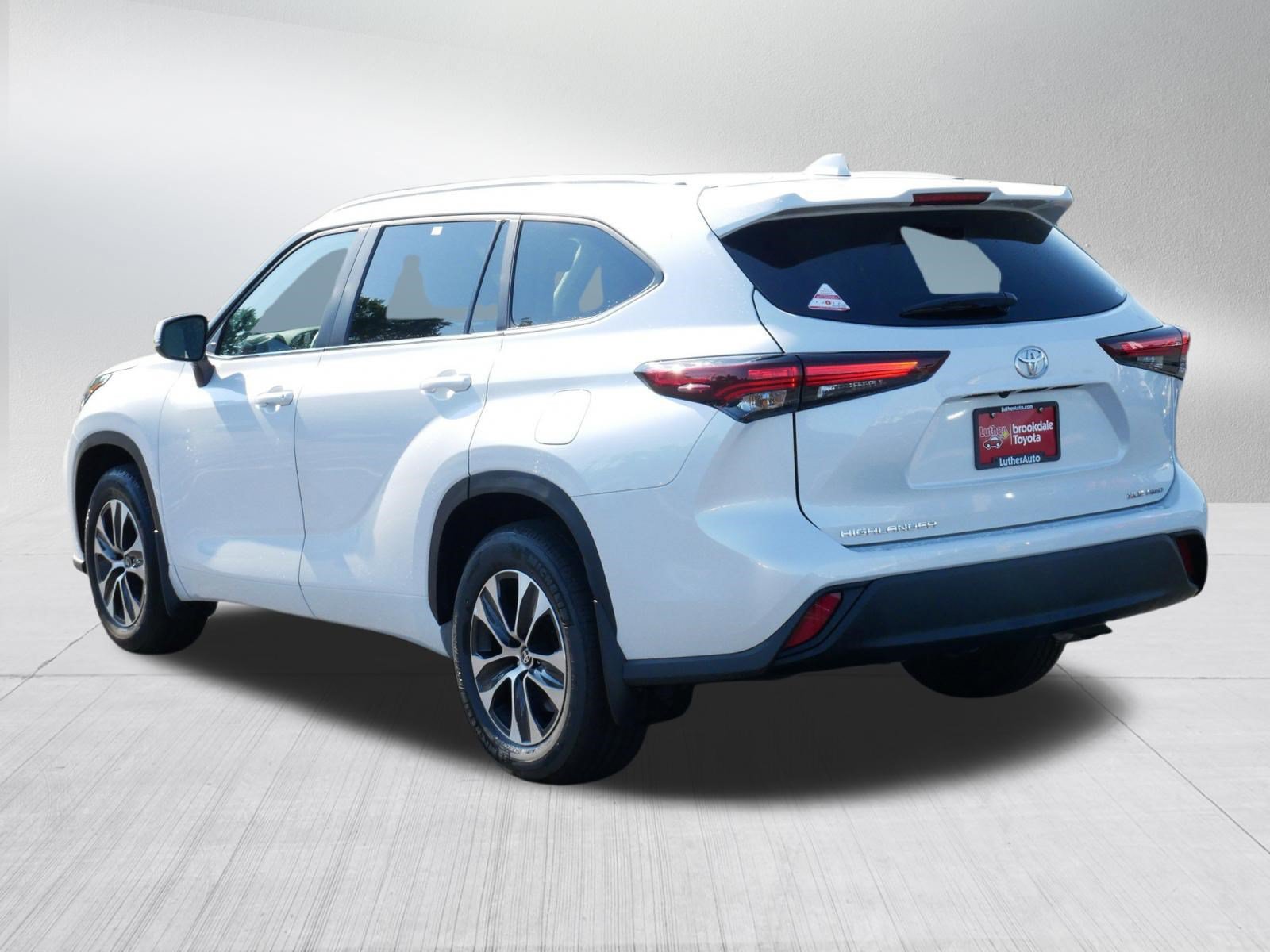 Certified 2026 Toyota Highlander XLE AWD/4WD image 5