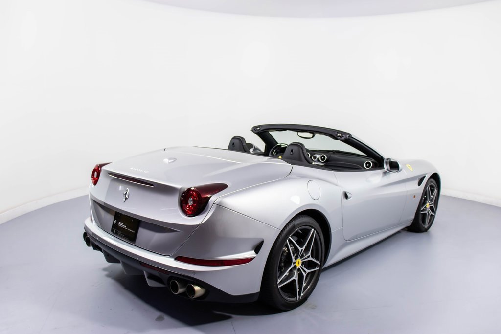 Used 2016 Ferrari California T image 2