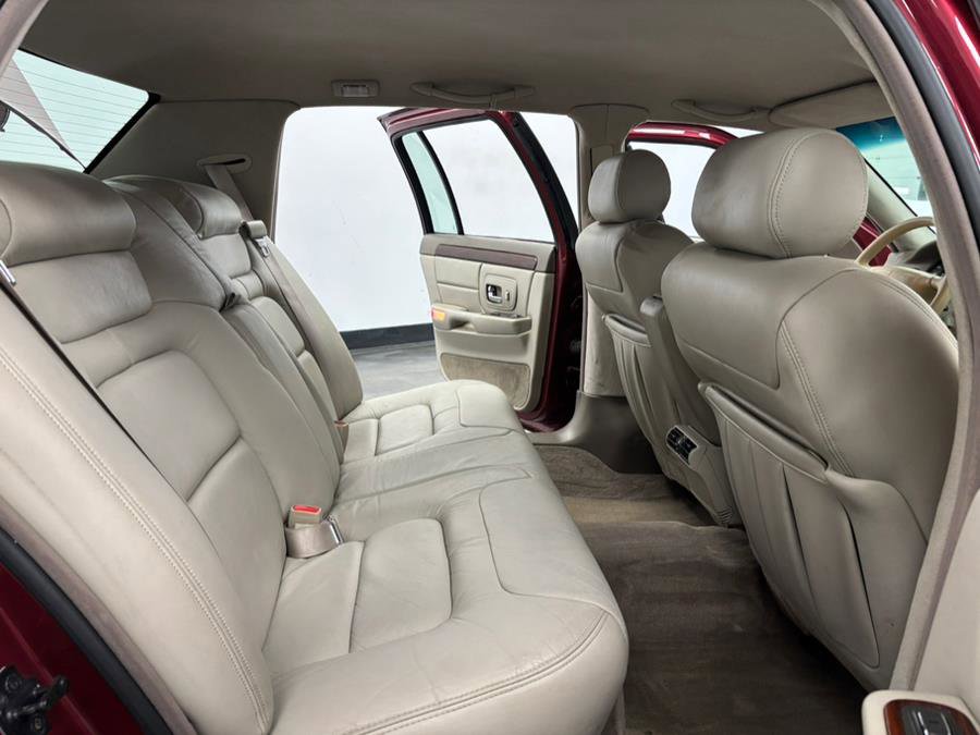 Used 1997 Cadillac De Ville Sedan w/ Comfort/Convenience Pkg image 32