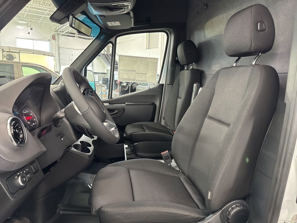 New 2025 Mercedes-Benz Sprinter 4500 image 25