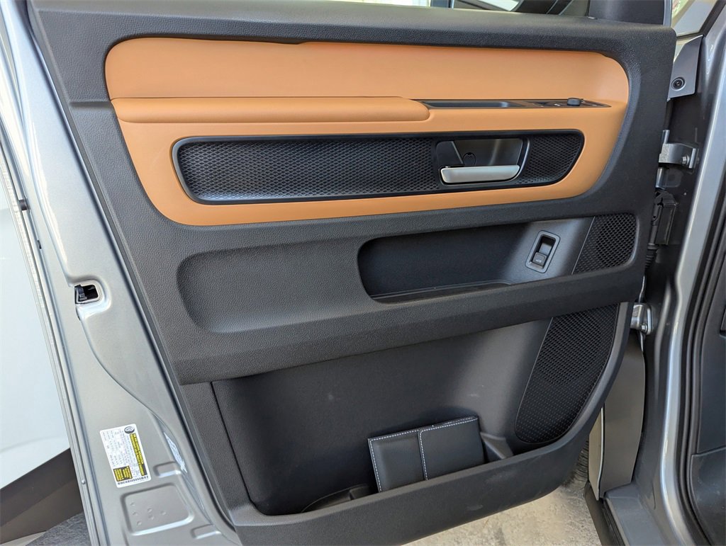 New 2025 Volkswagen ID. Buzz Pro S Plus image 17