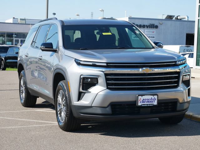 Used 2025 Chevrolet Traverse LT w/ Driver Confidence Package AWD/4WD image 24