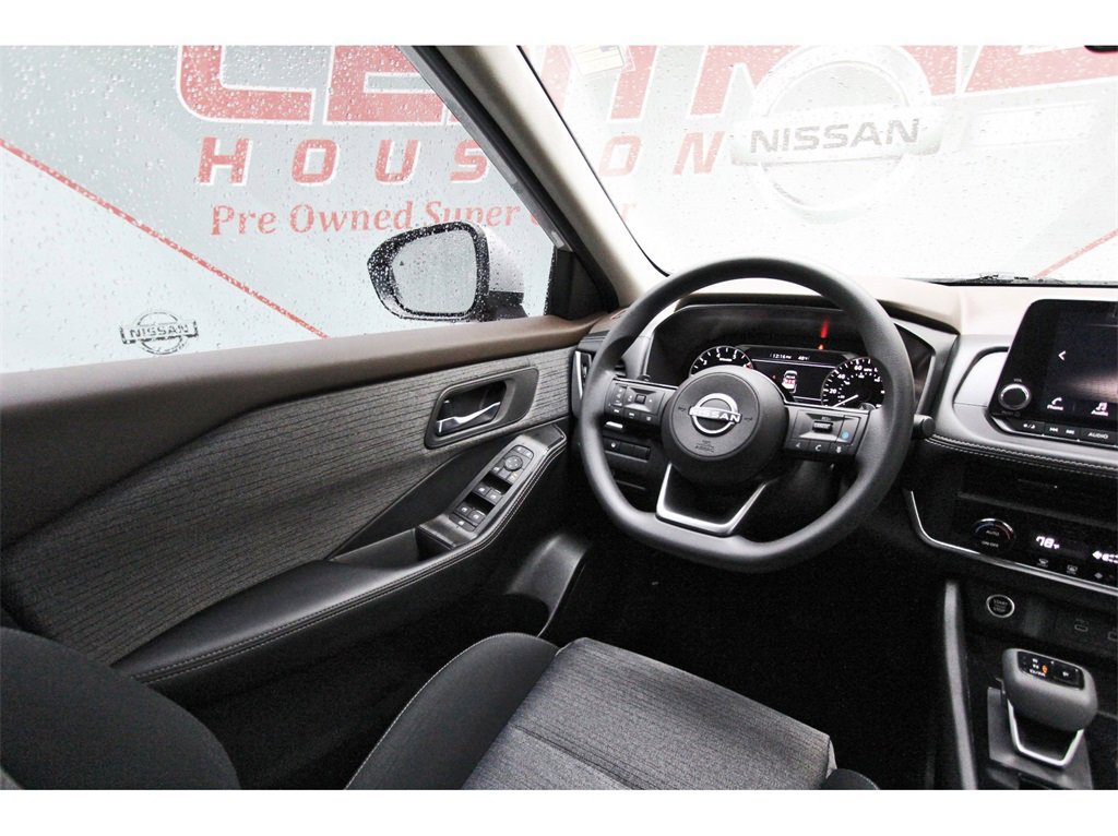Used 2023 Nissan Rogue SV image 6