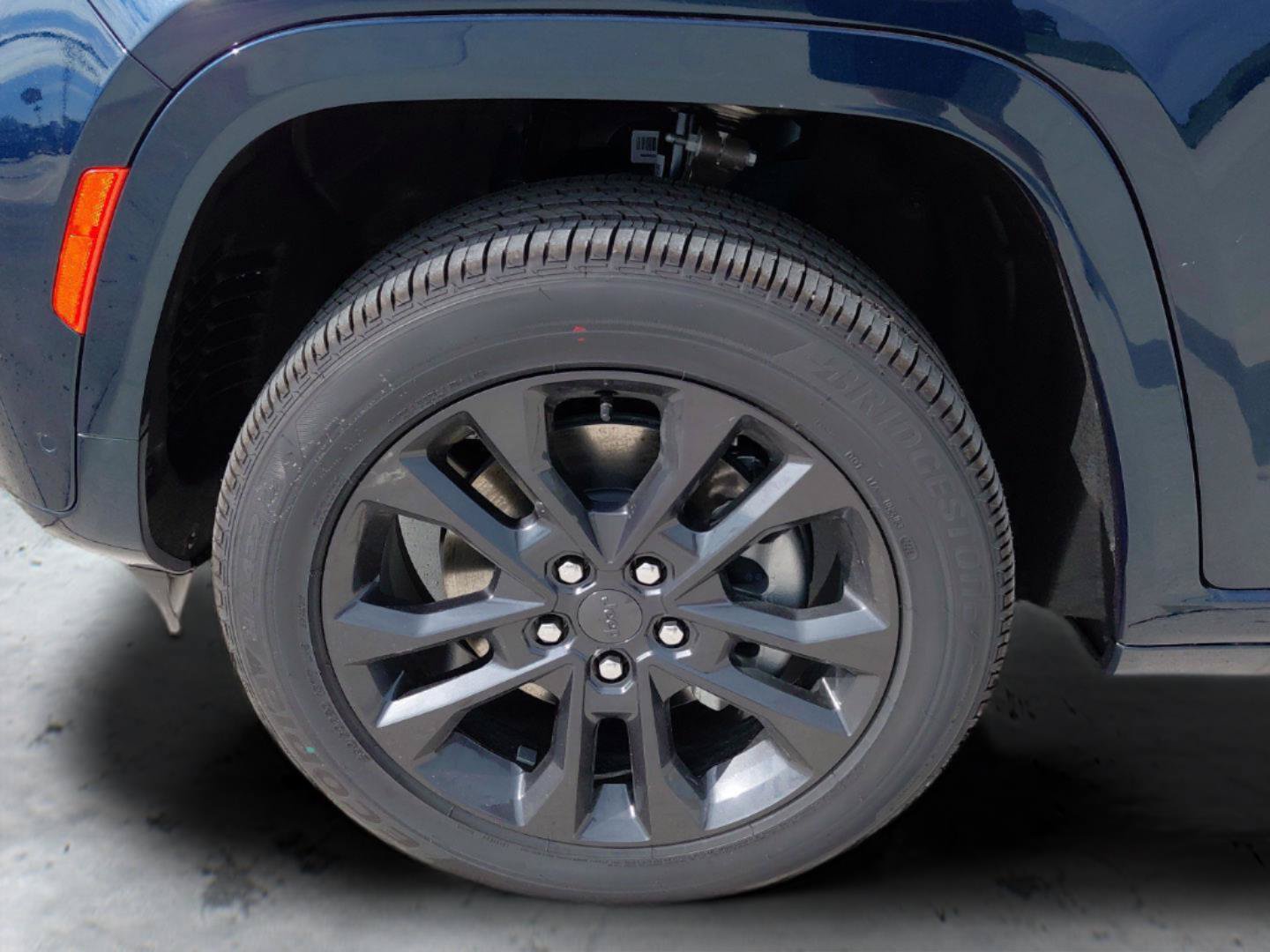 New 2026 Jeep Grand Cherokee L Limited AWD/4WD image 9