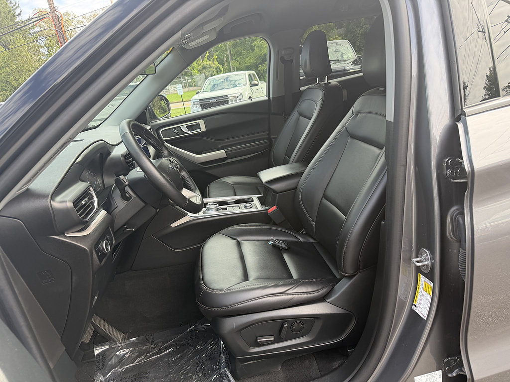 Certified 2023 Ford Explorer XLT w/ Equipment Group 202A AWD/4WD image 12
