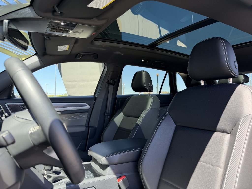 Used 2023 Volkswagen Atlas Cross Sport SEL AWD/4WD image 34