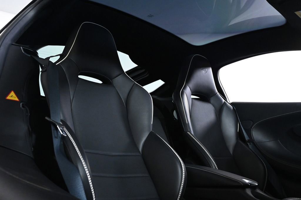 Used 2023 McLaren GT RWD image 16