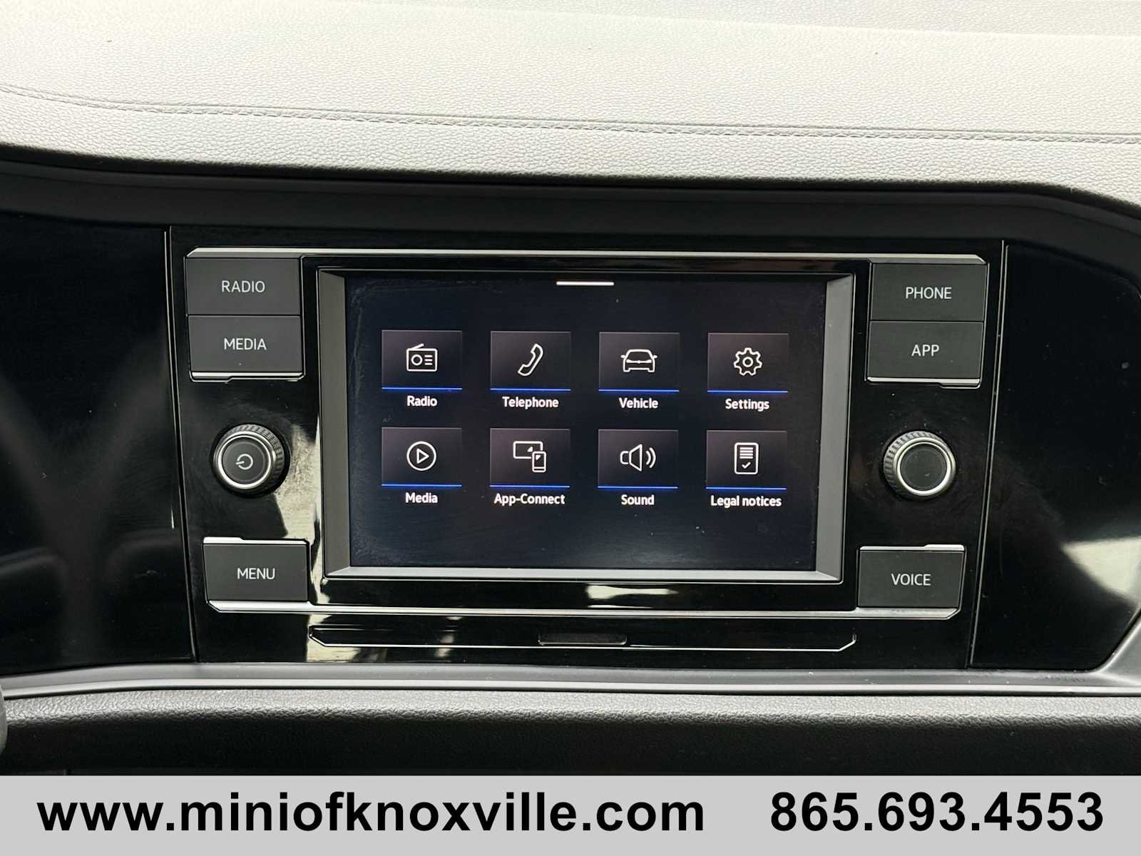 Used 2024 Volkswagen Jetta Sport image 23