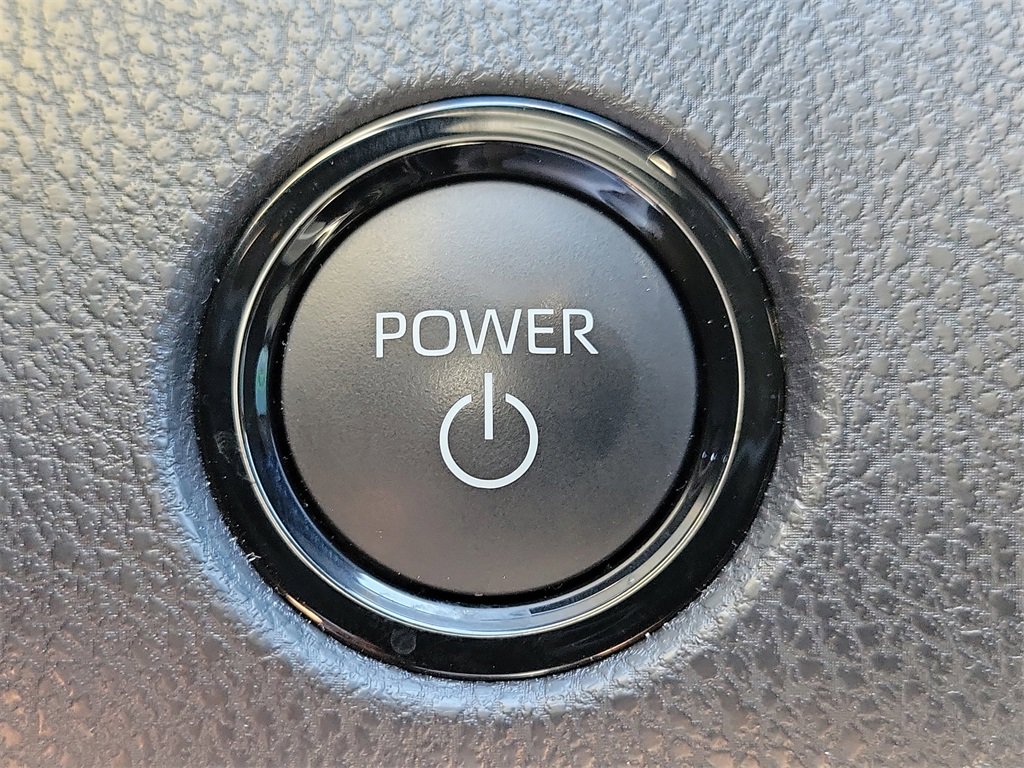 Used 2025 Toyota Camry SE image 34