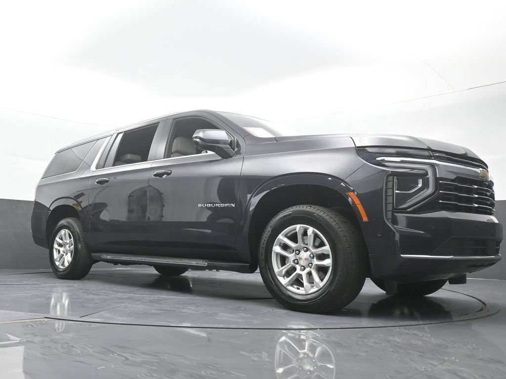 Used 2025 Chevrolet Suburban LT RWD image 76